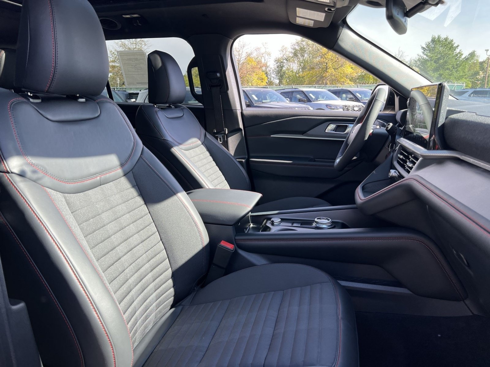 New 2027 Ford Explorer ST-Line w/ Premium Package AWD/4WD image 28