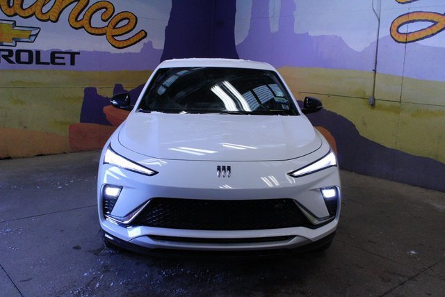 Used 2025 Buick Envista Sport Touring image 3