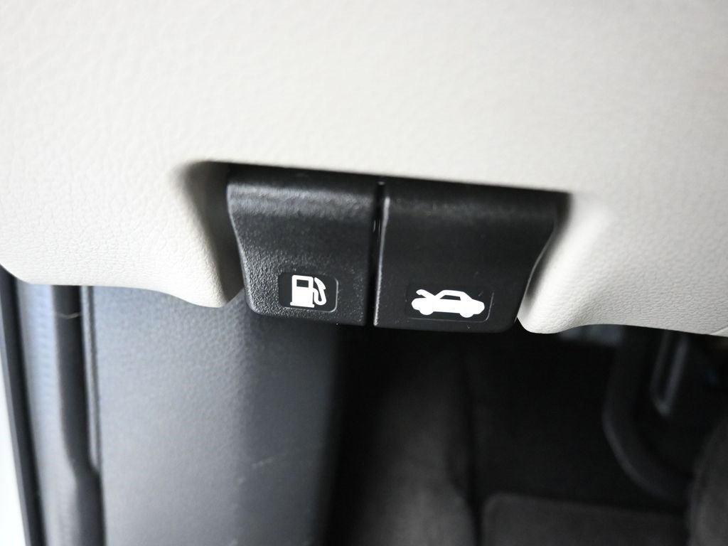 Used 2022 Nissan Rogue Sport SV w/ Technology Package image 25