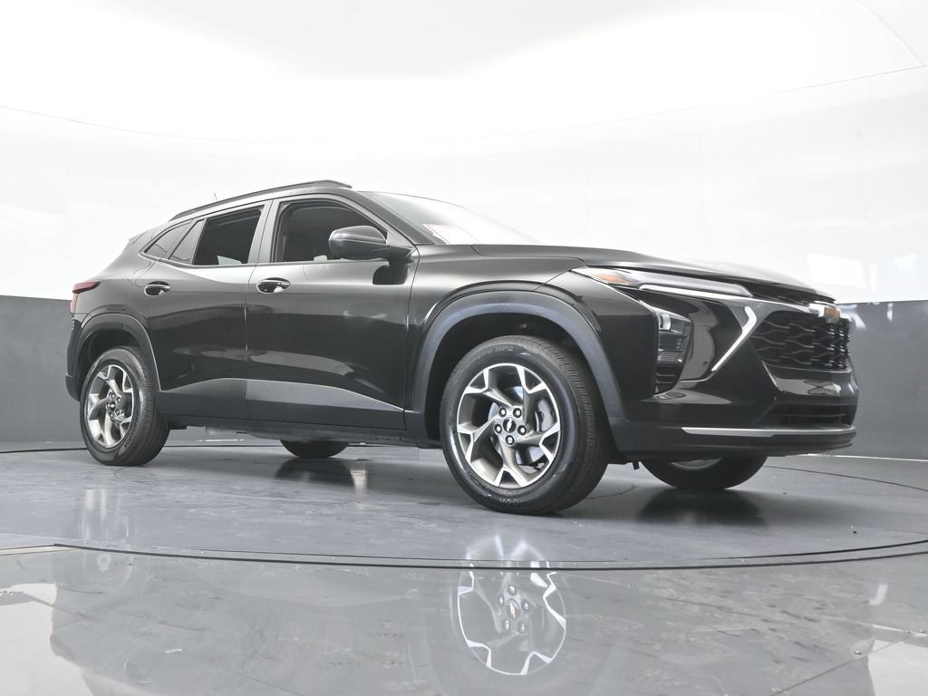 Used 2026 Chevrolet Trax LT FWD image 58