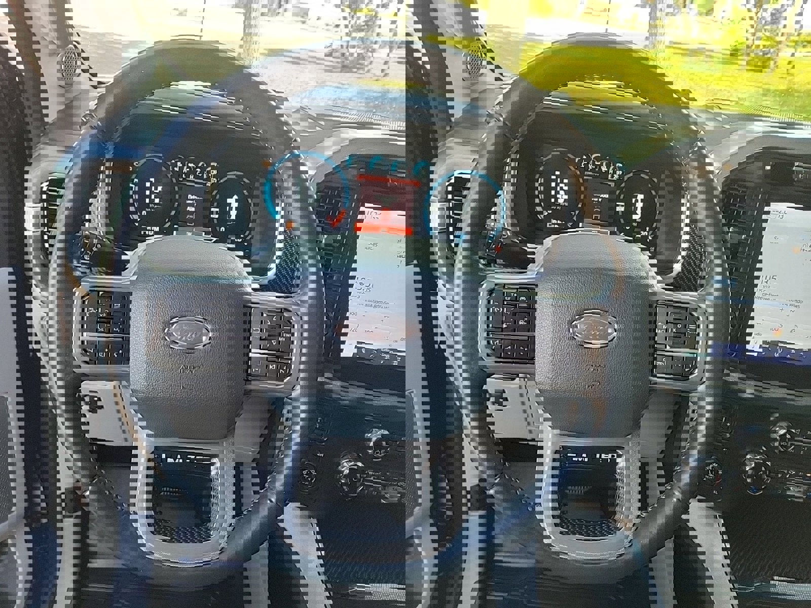 Used 2022 Ford F150 Limited image 25