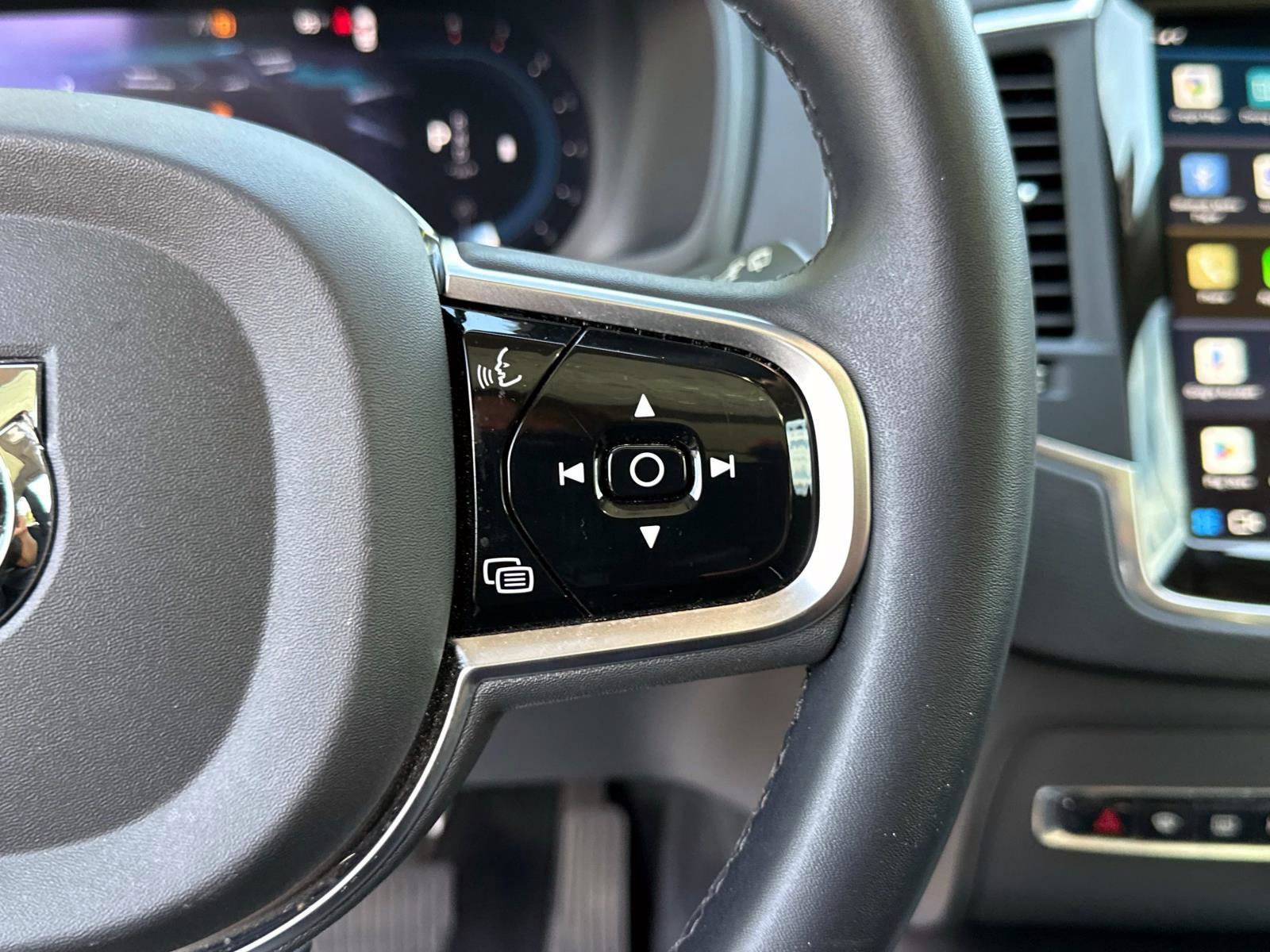 Certified 2024 Volvo XC90 B5 Core image 27