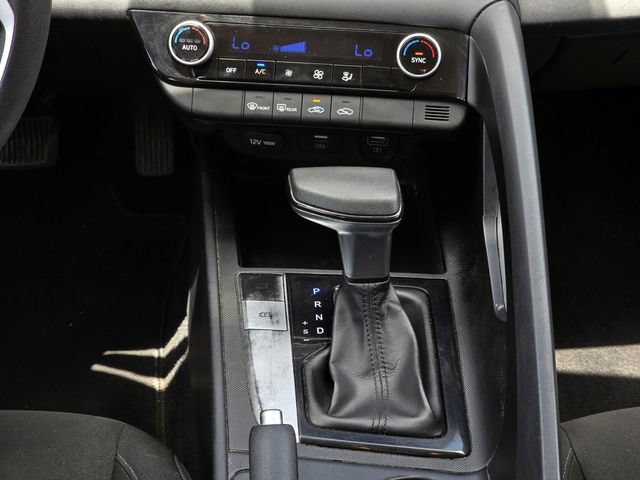 Used 2023 Hyundai Elantra SEL w/ Preferred Accessory Package FWD image 12