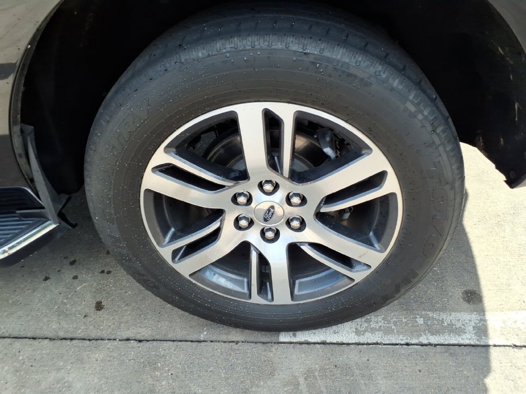 Used 2022 Ford Expedition Limited RWD image 24