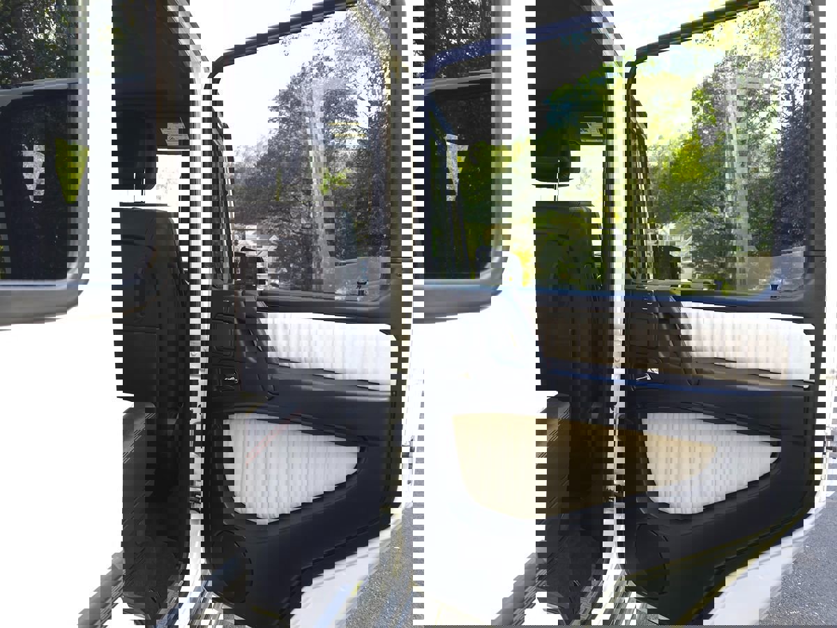 Used 2015 Mercedes-Benz G 550 image 25