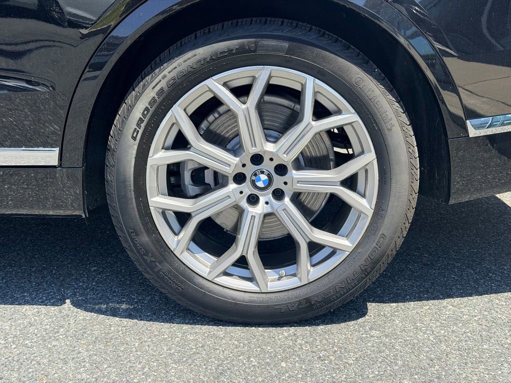 Used 2025 BMW X7 xDrive40i w/ Premium Package AWD/4WD image 27