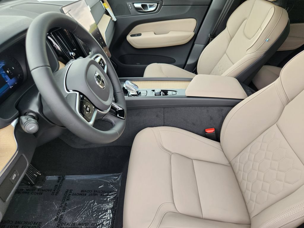 New 2026 Volvo XC60 B5 Plus w/ Protection Package Premier AWD/4WD image 4