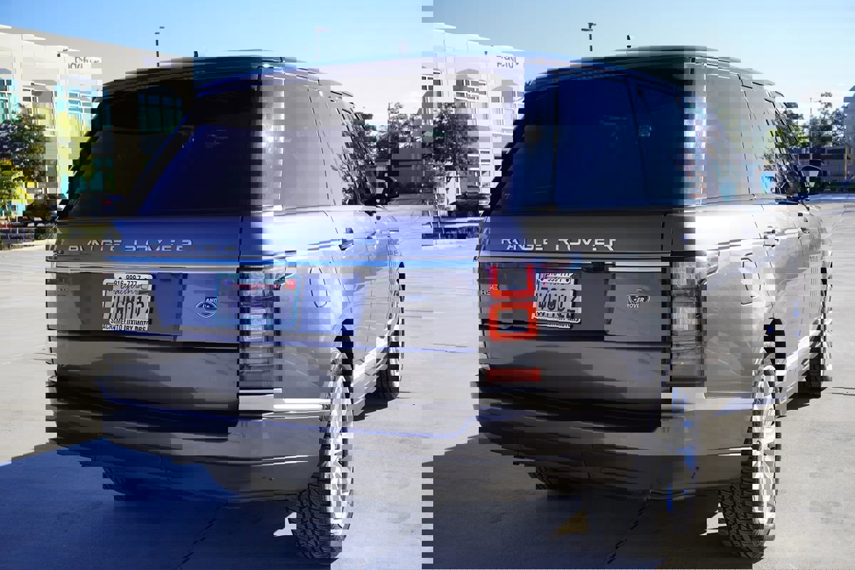 Used 2016 Land Rover Range Rover HSE image 10