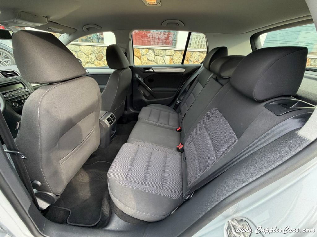 Used 2014 Volkswagen Golf 4-Door FWD image 22
