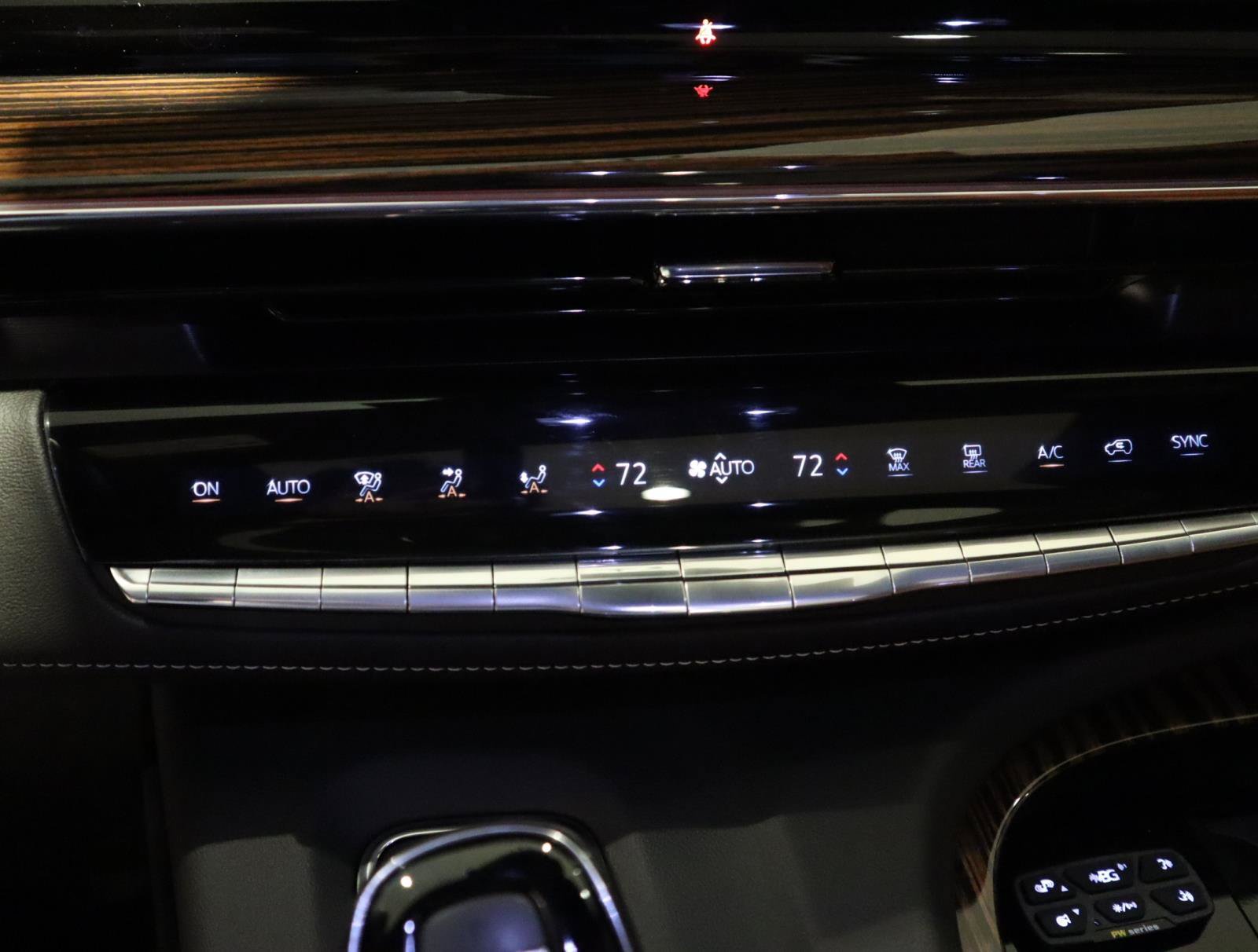 Used 2024 Cadillac Escalade Premium Luxury AWD/4WD image 38