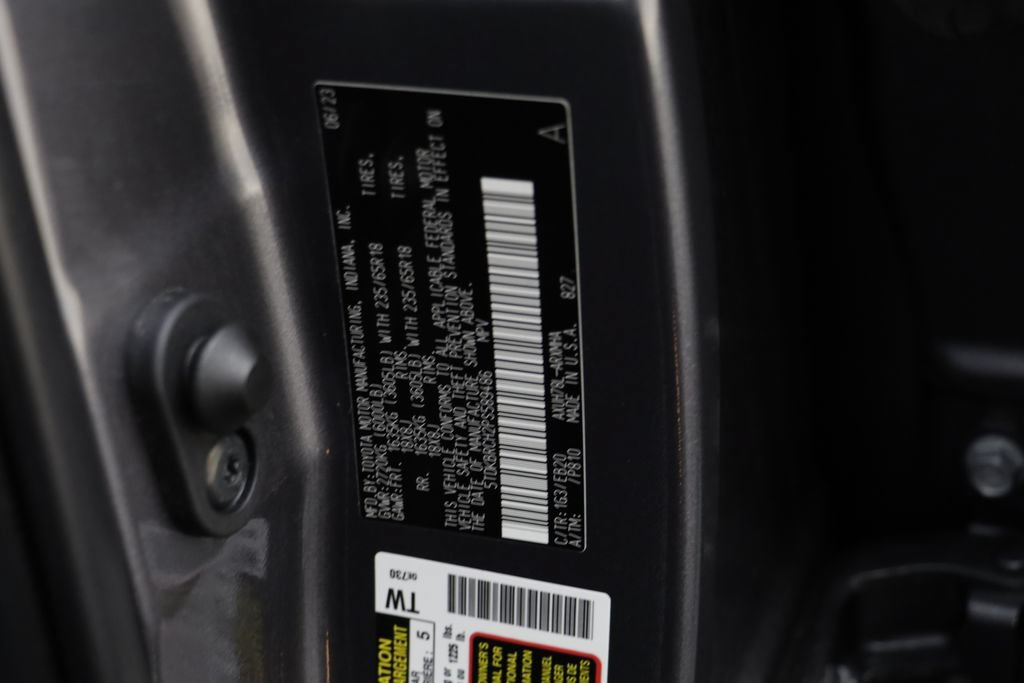 Used 2023 Toyota Highlander XLE AWD/4WD image 26