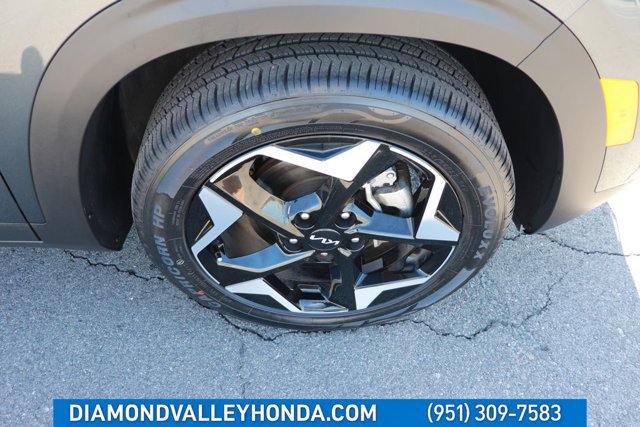 Used 2025 Kia Seltos S image 28