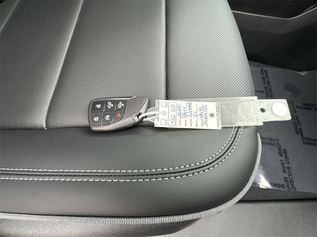 New 2025 Chevrolet Silverado EV LT image 34