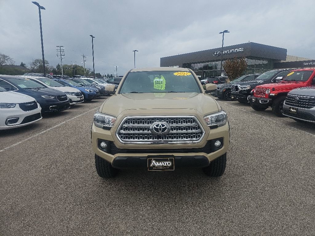 Used 2017 Toyota Tacoma TRD Off-Road w/ Tow Package (A/T) AWD/4WD image 8