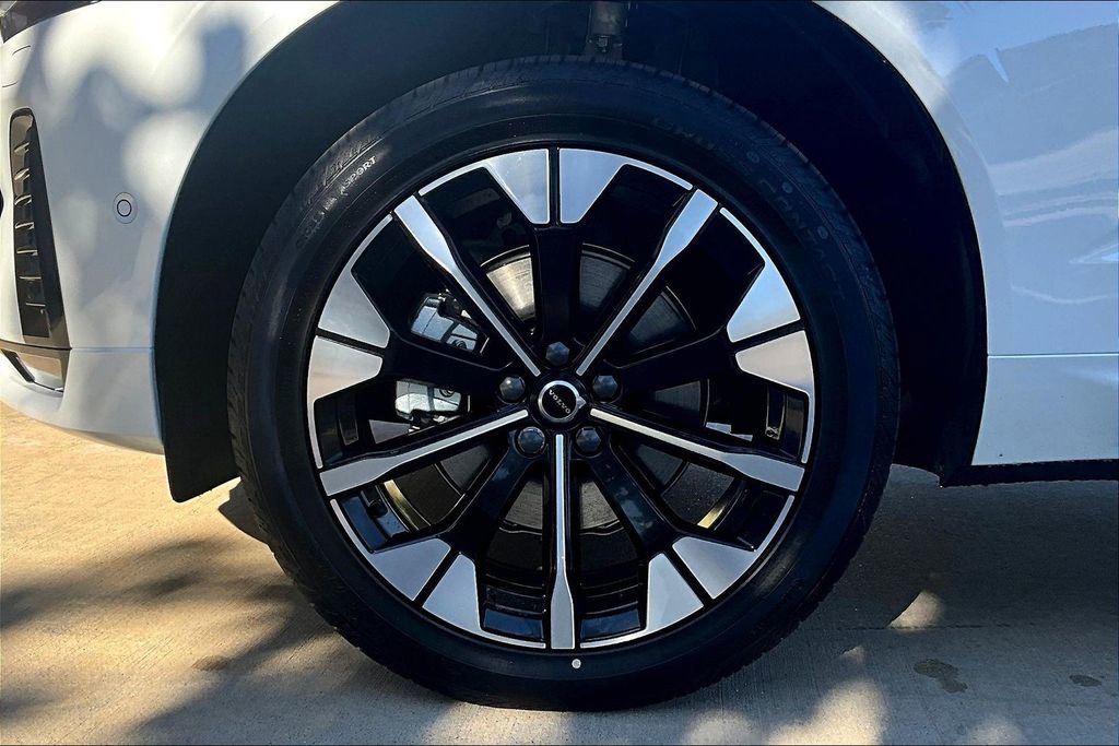 New 2026 Volvo XC60 B5 Plus w/ Protection Package Premier AWD/4WD image 42