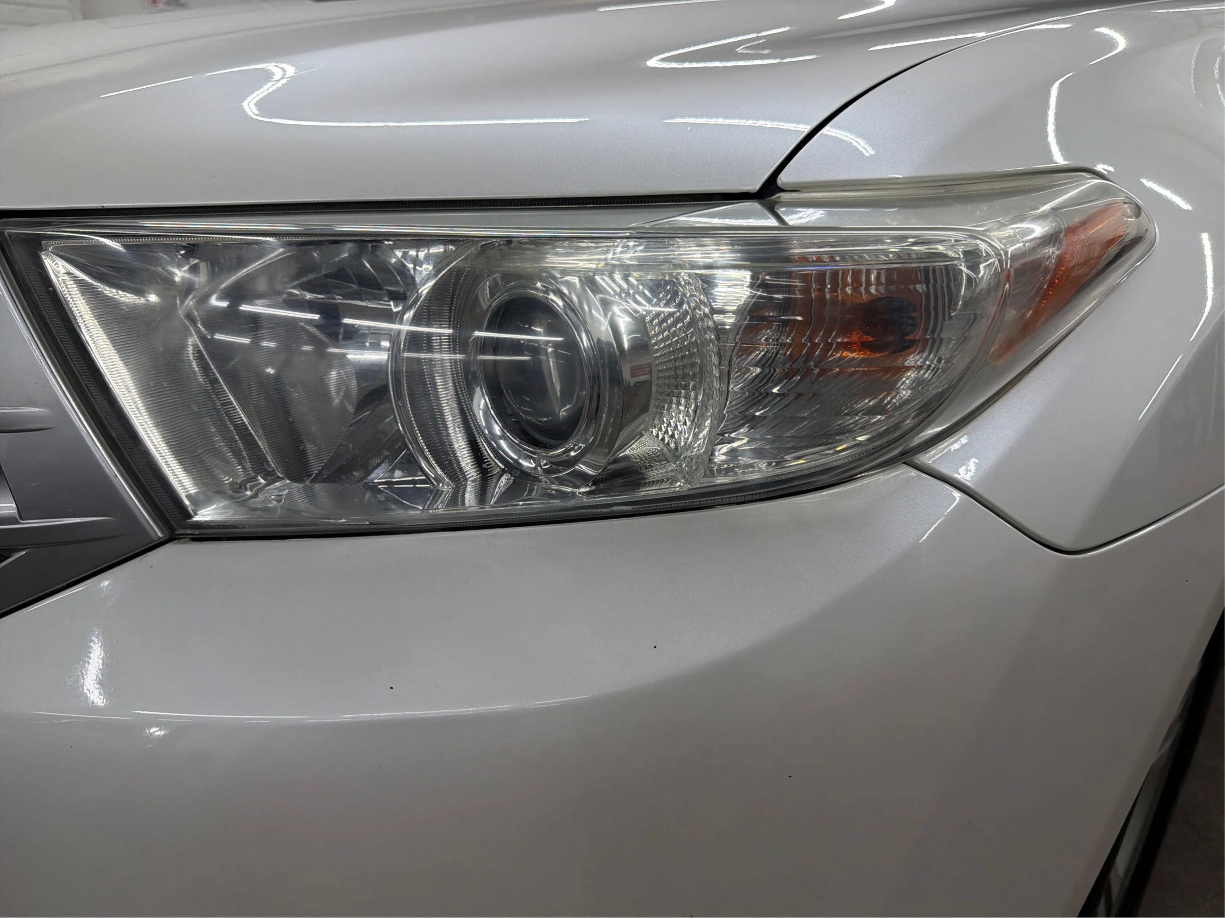 Used 2011 Toyota Highlander Limited w/ Tow Pkg FWD image 43