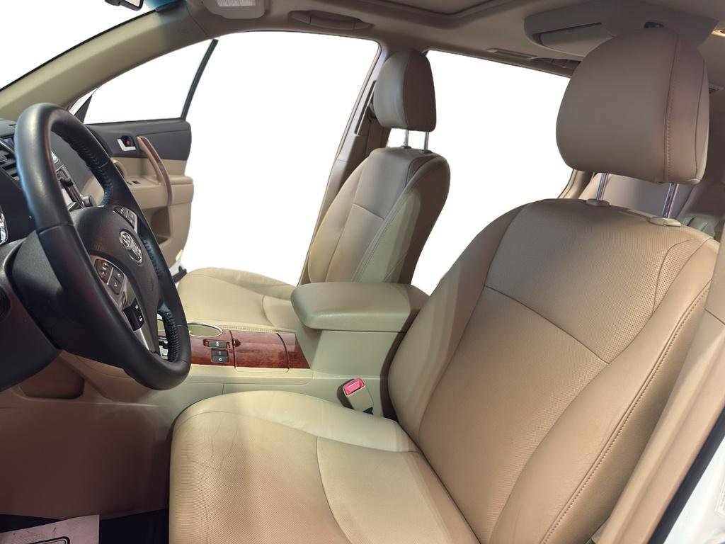 Used 2013 Toyota Highlander Limited AWD/4WD image 14