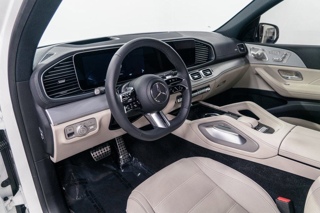 Used 2024 Mercedes-Benz GLS 450 4MATIC image 9