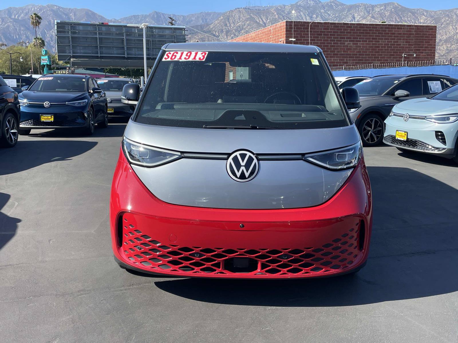 Certified 2025 Volkswagen ID. Buzz Pro S Plus AWD/4WD image 2
