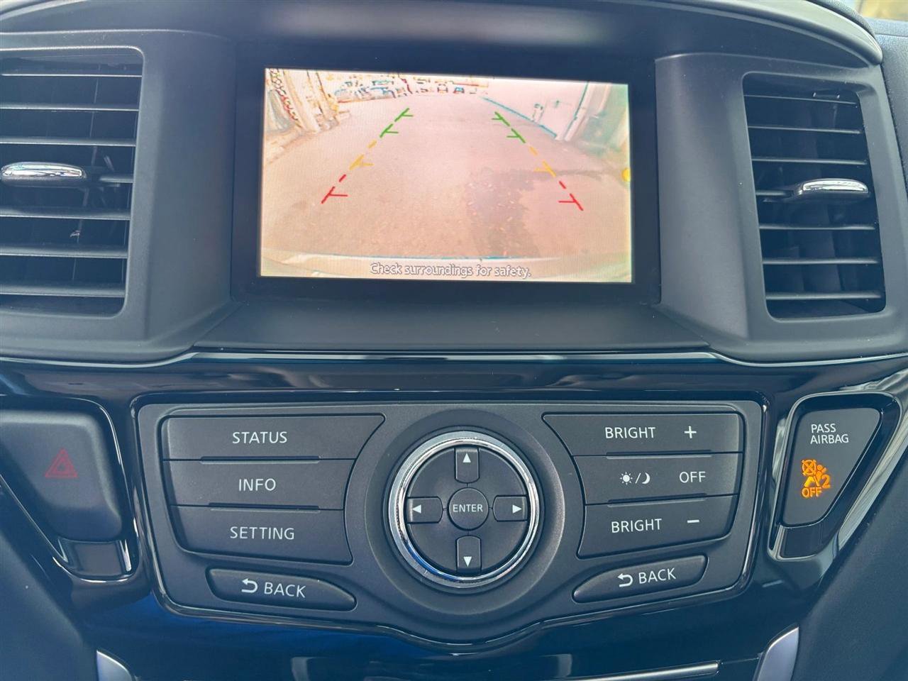 Used 2016 Nissan Pathfinder SV FWD image 17