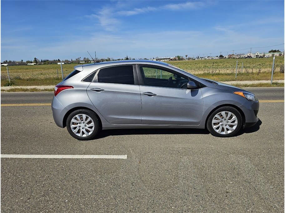Used 2016 Hyundai Elantra GT FWD image 4