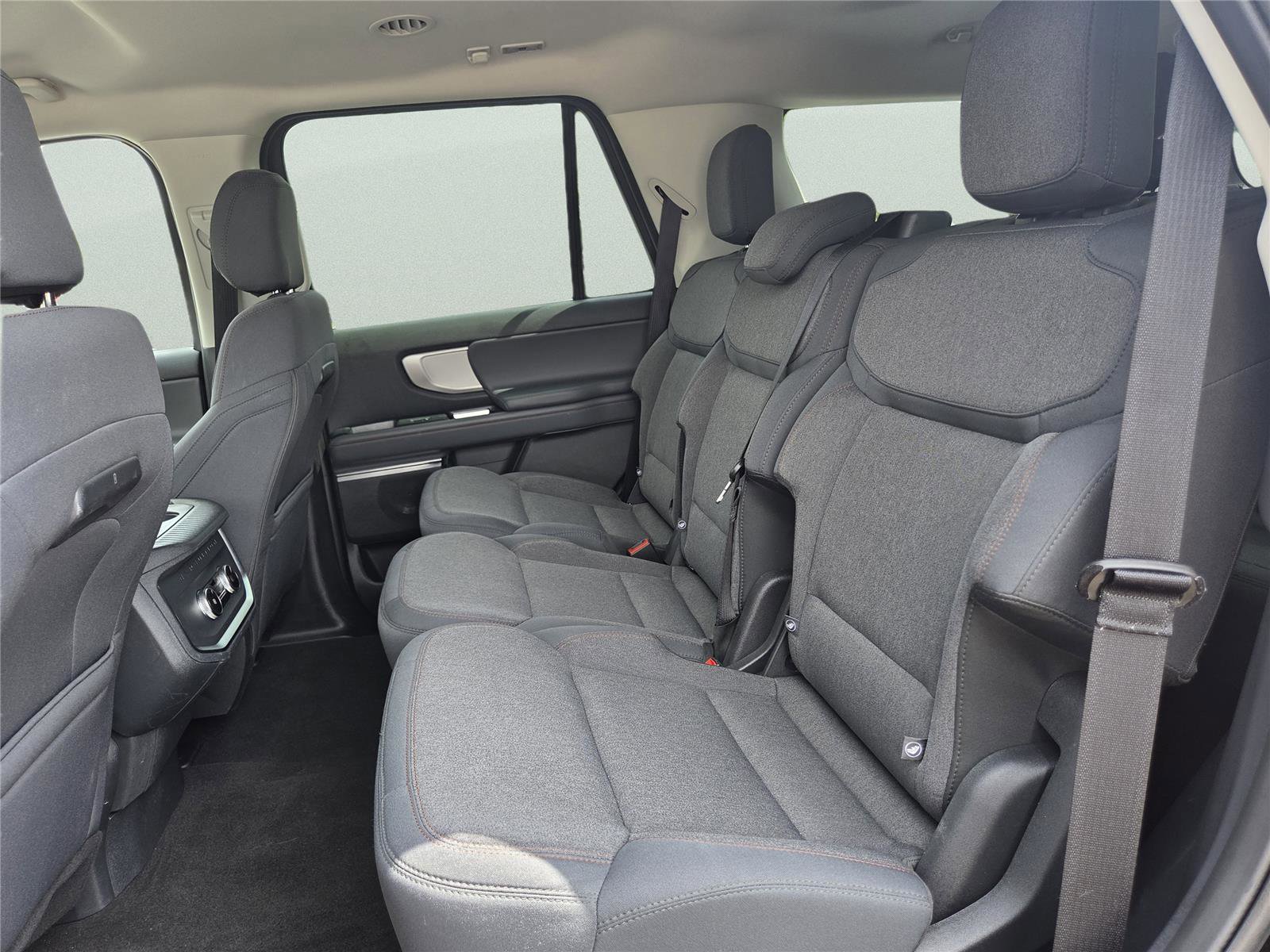 Used 2025 Ford Expedition Active RWD image 21