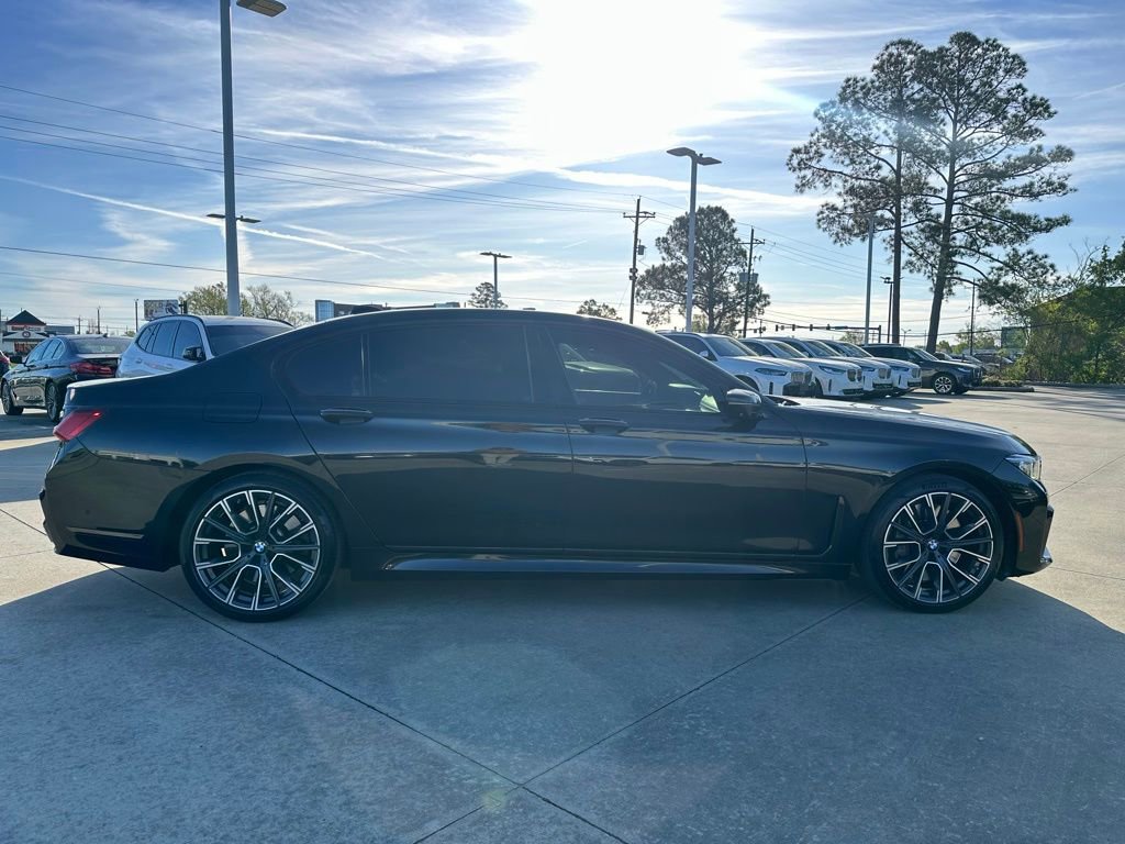 Used 2020 BMW 750i xDrive w/ Executive Package AWD/4WD image 2
