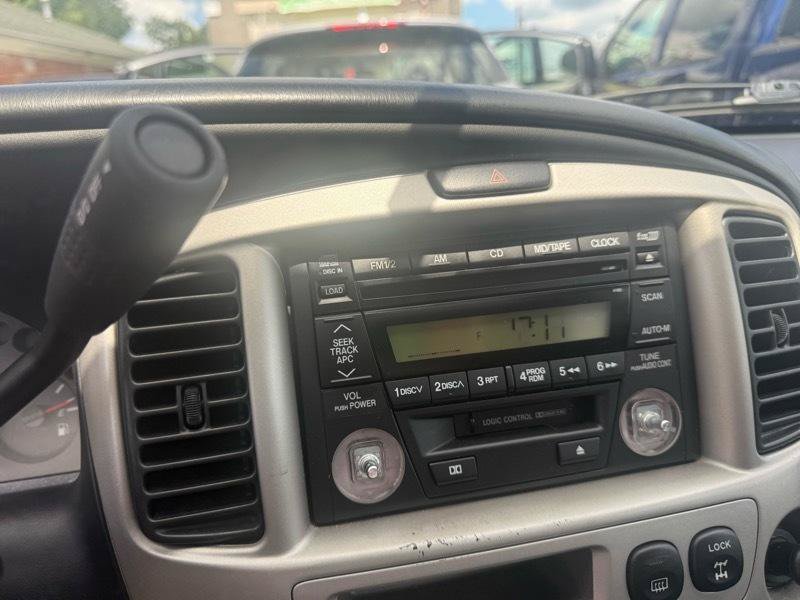 Used 2004 MAZDA Tribute LX w/ Luxury Pkg AWD/4WD image 27