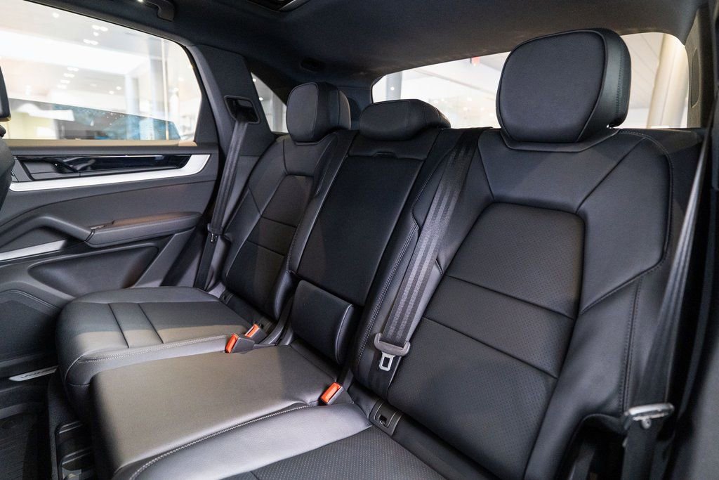 New 2026 Porsche Cayenne image 38