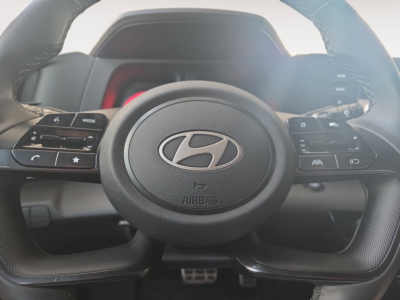 Used 2025 Hyundai Elantra Sport image 11