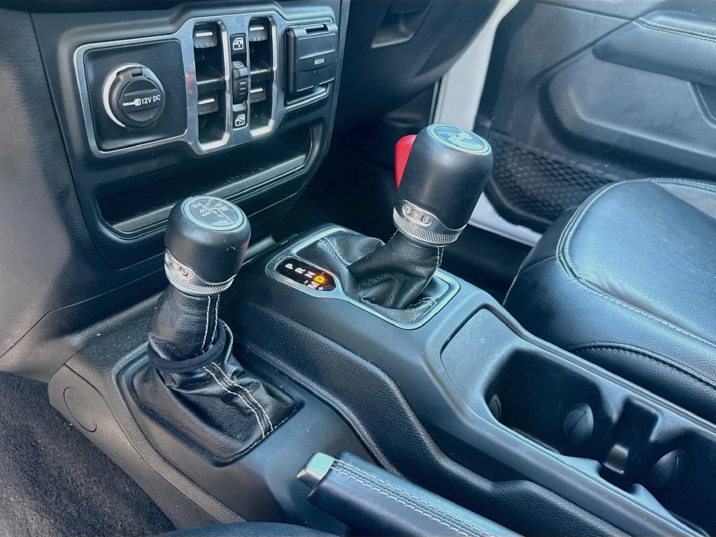 Used 2023 Jeep Wrangler Unlimited Sahara AWD/4WD image 18