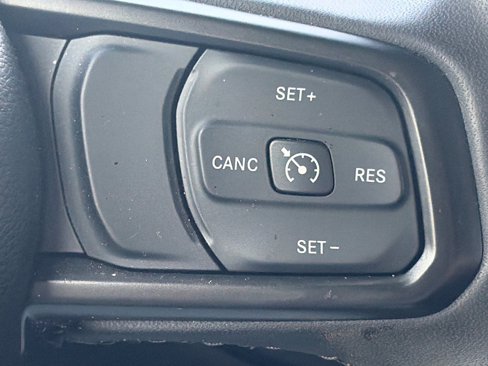 Used 2023 Jeep Wrangler Unlimited w/ 8.4" Radio Group AWD/4WD image 27