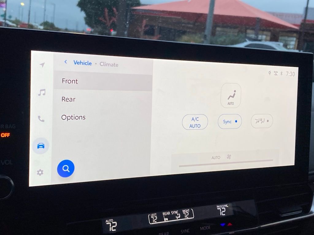 Used 2025 Toyota Sienna Platinum image 24