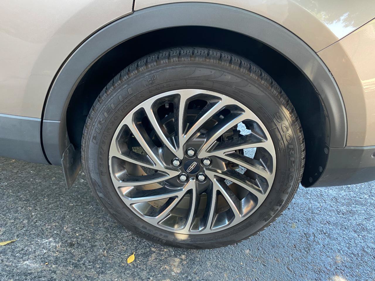 Used 2019 Lincoln Nautilus Reserve FWD image 23