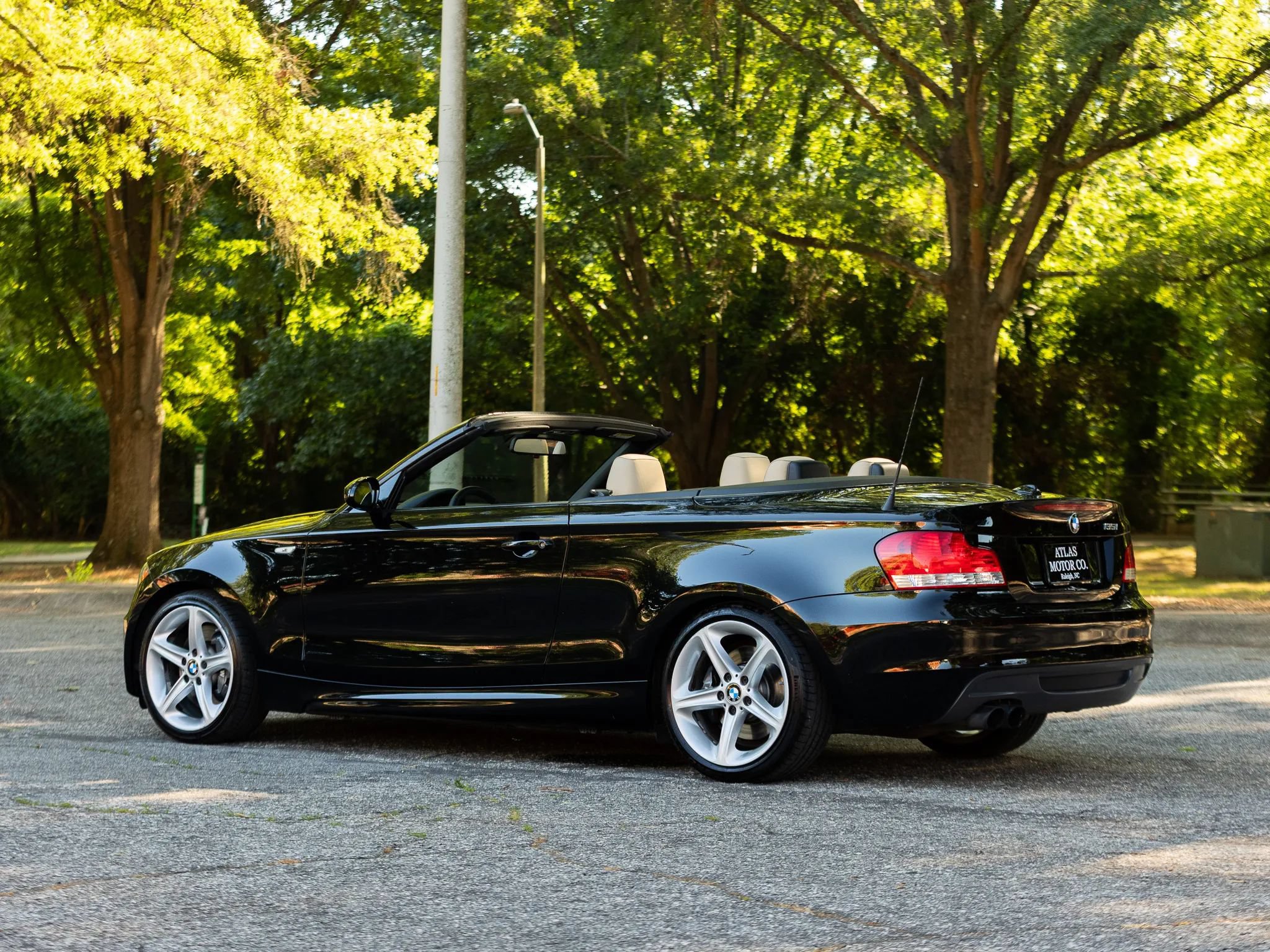 Used 2008 BMW 135i Convertible RWD image 10
