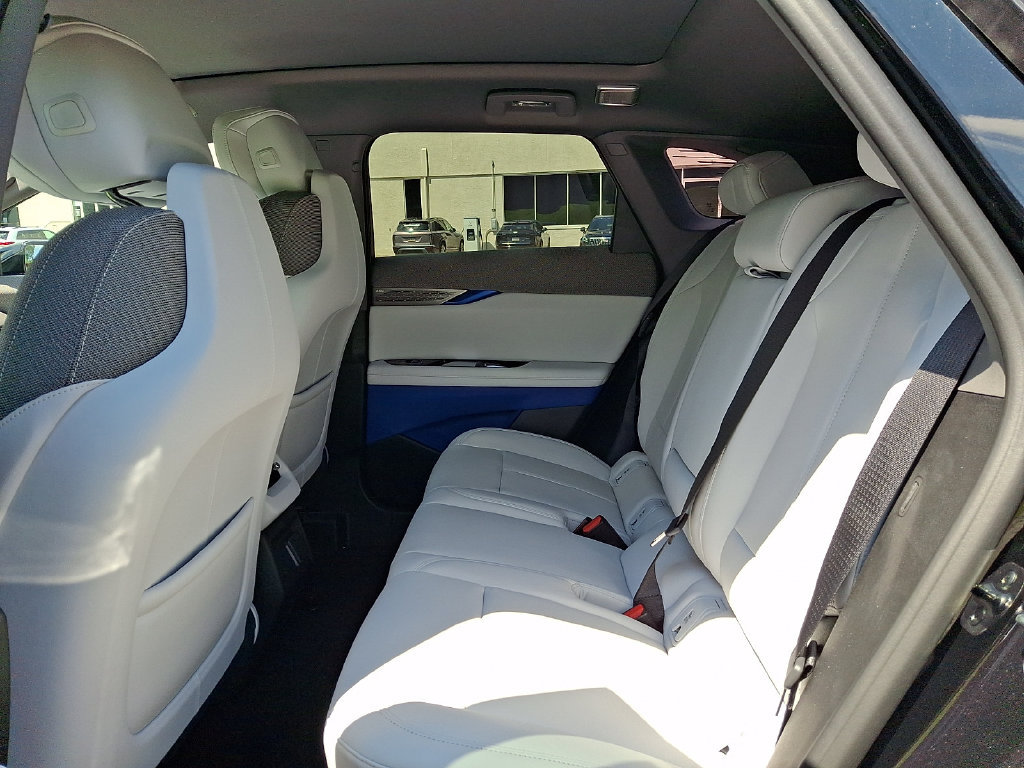 New 2027 Cadillac Optiq Luxury AWD/4WD image 5