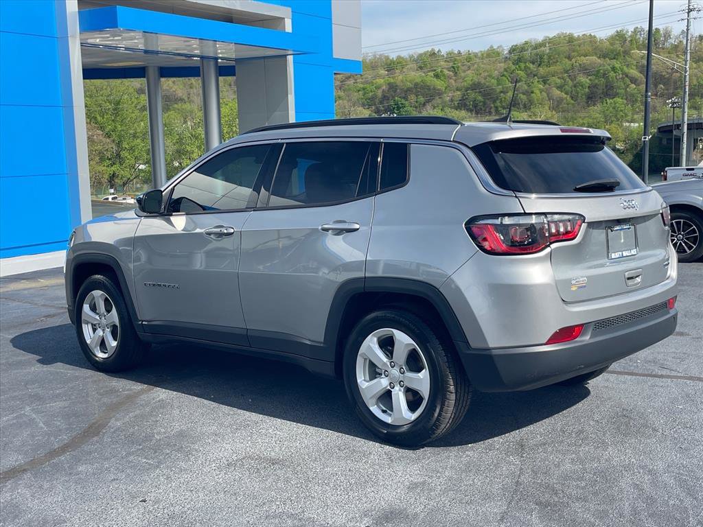 Used 2022 Jeep Compass Latitude FWD image 5