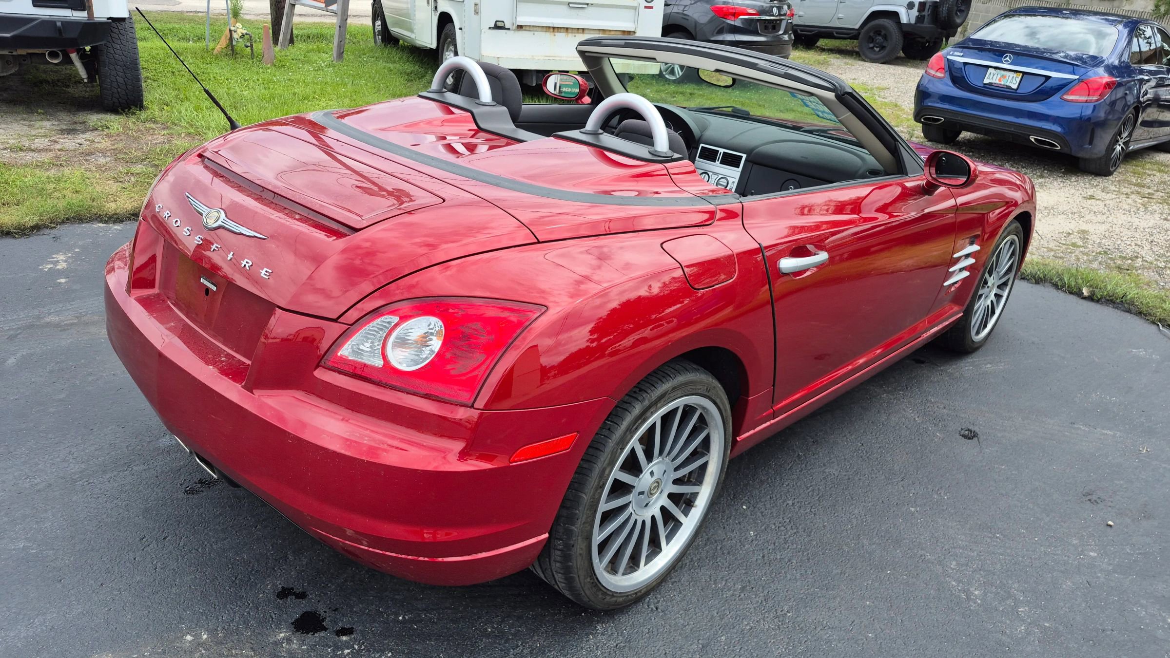 Used 2007 Chrysler Crossfire Convertible w/ Special Edition Group image 29