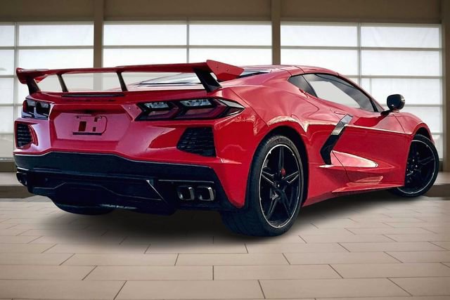 Used 2022 Chevrolet Corvette Stingray Premium Cpe w/ Z51 Performance Package image 2
