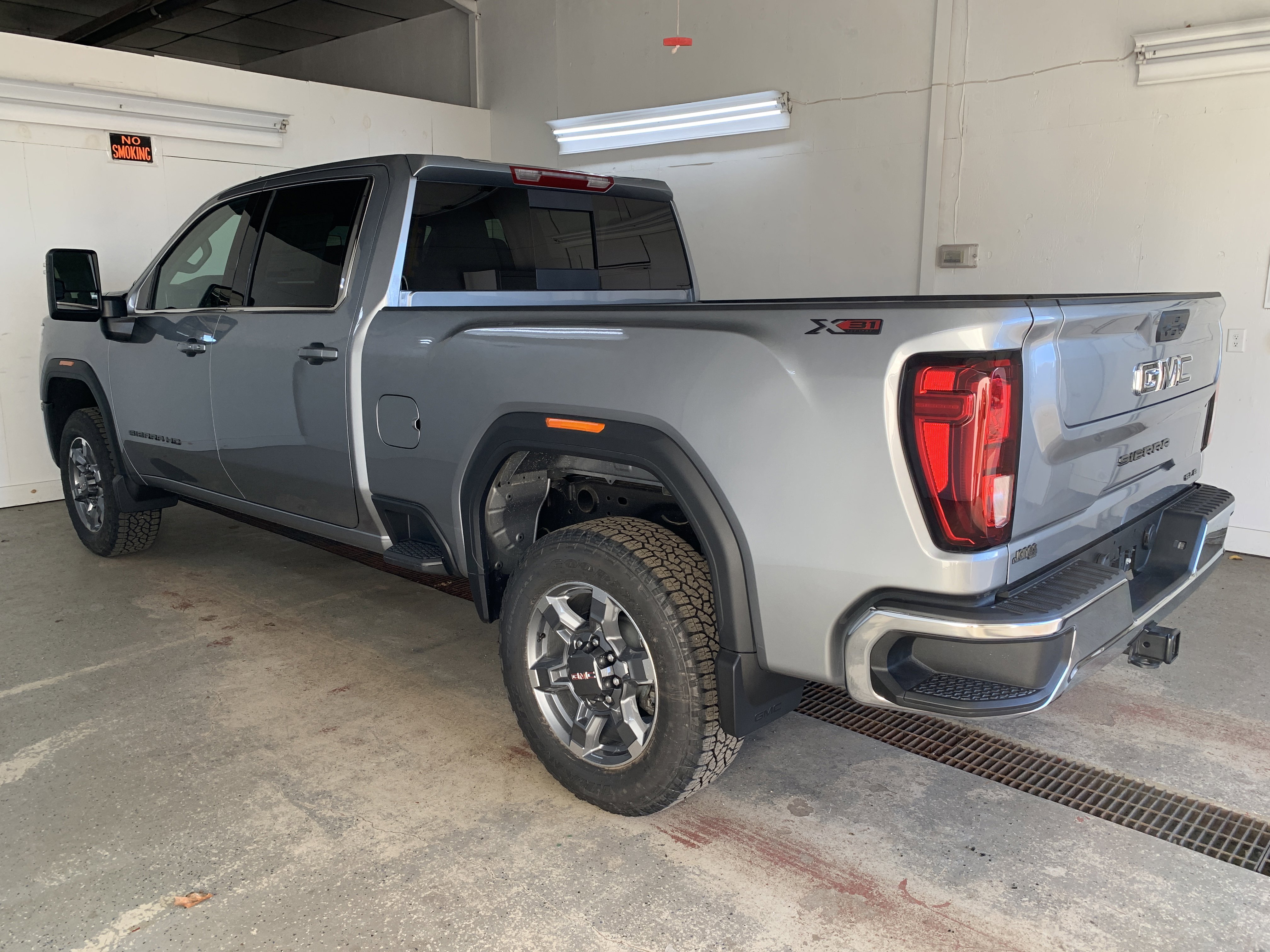 New 2026 GMC Sierra 2500 SLE image 4