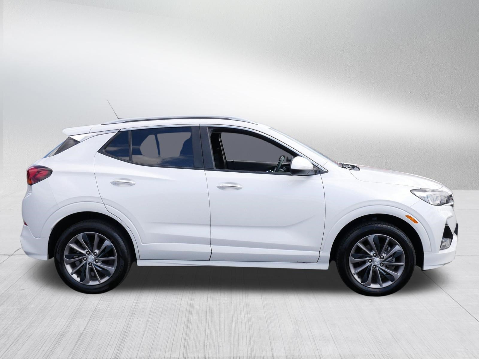 Used 2023 Buick Encore GX Select w/ Sport Touring Package AWD/4WD image 8