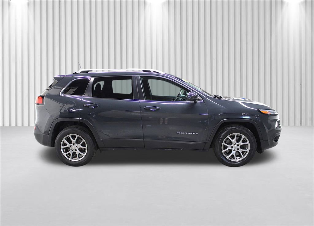 Certified 2018 Jeep Cherokee Latitude Plus w/ Cold Weather Group AWD/4WD image 2