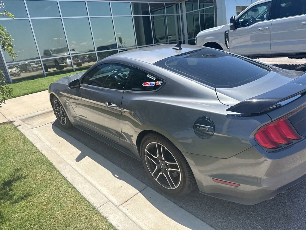 Used 2021 Ford Mustang GT RWD image 4