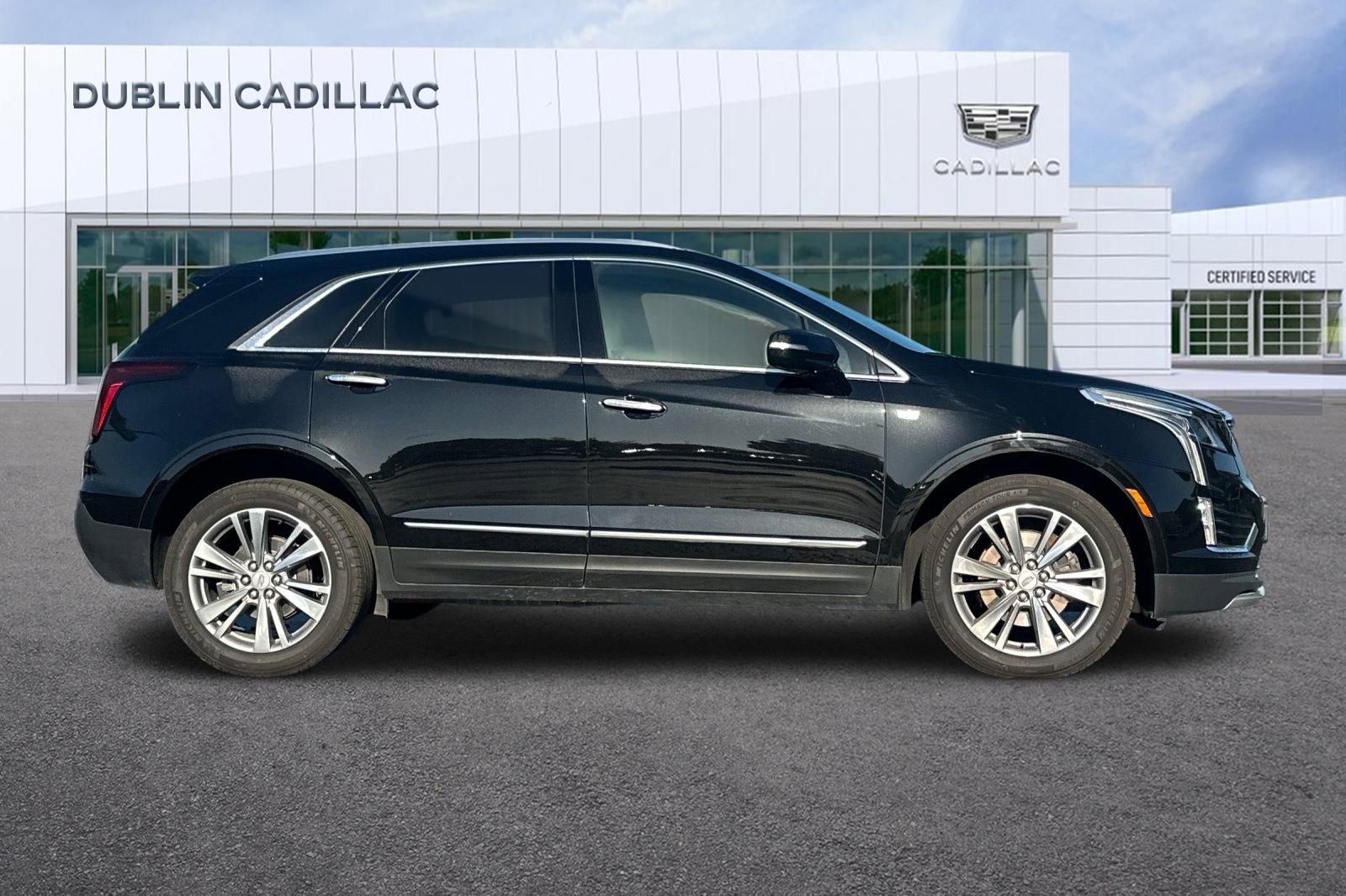 Certified 2024 Cadillac XT5 Premium Luxury FWD image 3