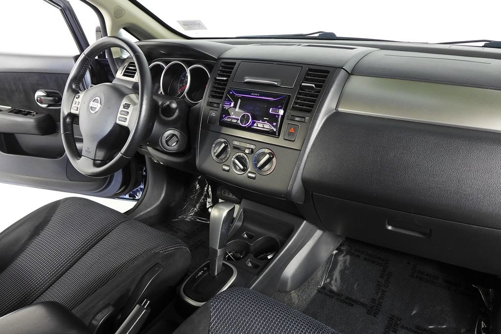 Used 2012 Nissan Versa Hatchback w/ SL Navigation Pkg FWD image 13