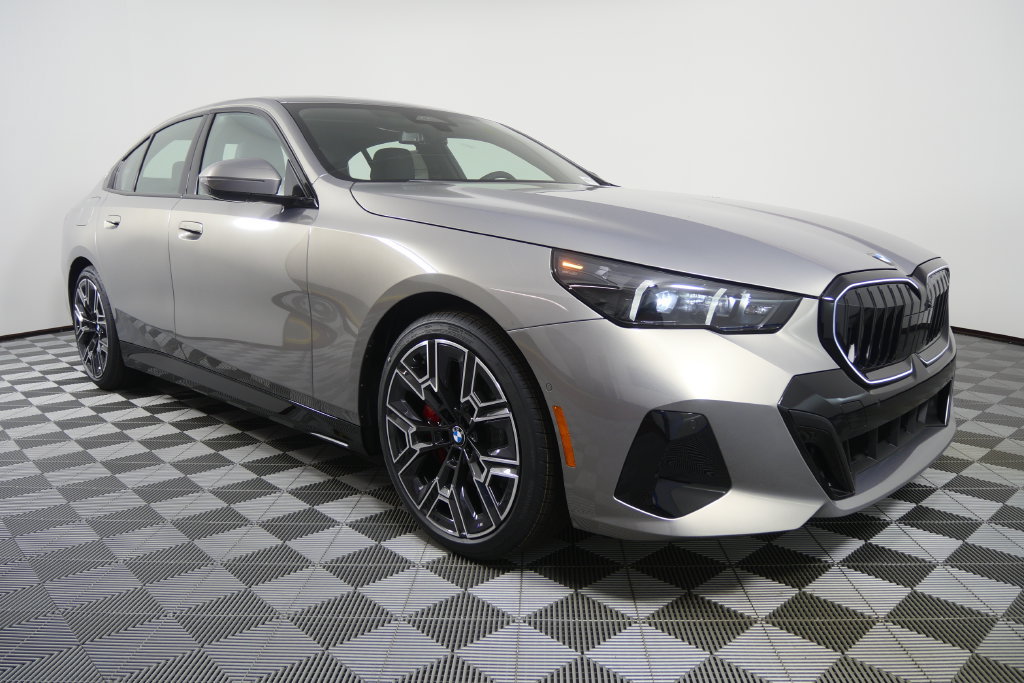 New 2027 BMW 530i w/ M Sport Package RWD image 2