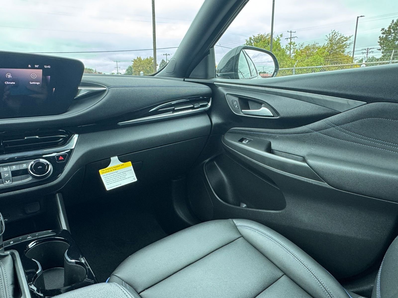 Used 2025 Buick Envista Sport Touring image 33