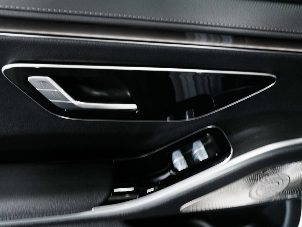 Used 2023 Mercedes-Benz S 500 4MATIC w/ AMG Line image 15