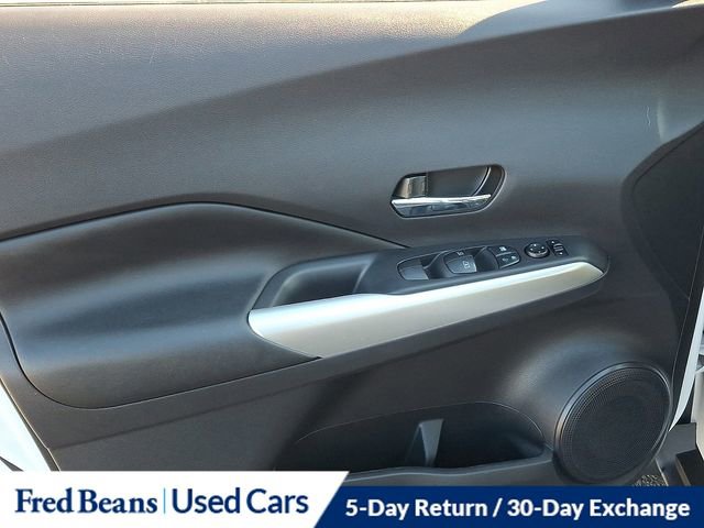 Used 2019 Nissan Kicks SR w/ SR Premium Package image 12