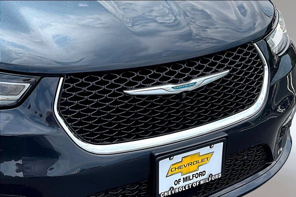 Used 2021 Chrysler Pacifica Touring-L FWD image 31